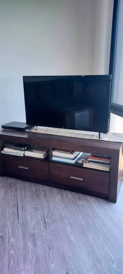 Smart TV with Netflix