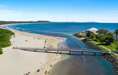 Crescent Head from above: beach, estuary and town